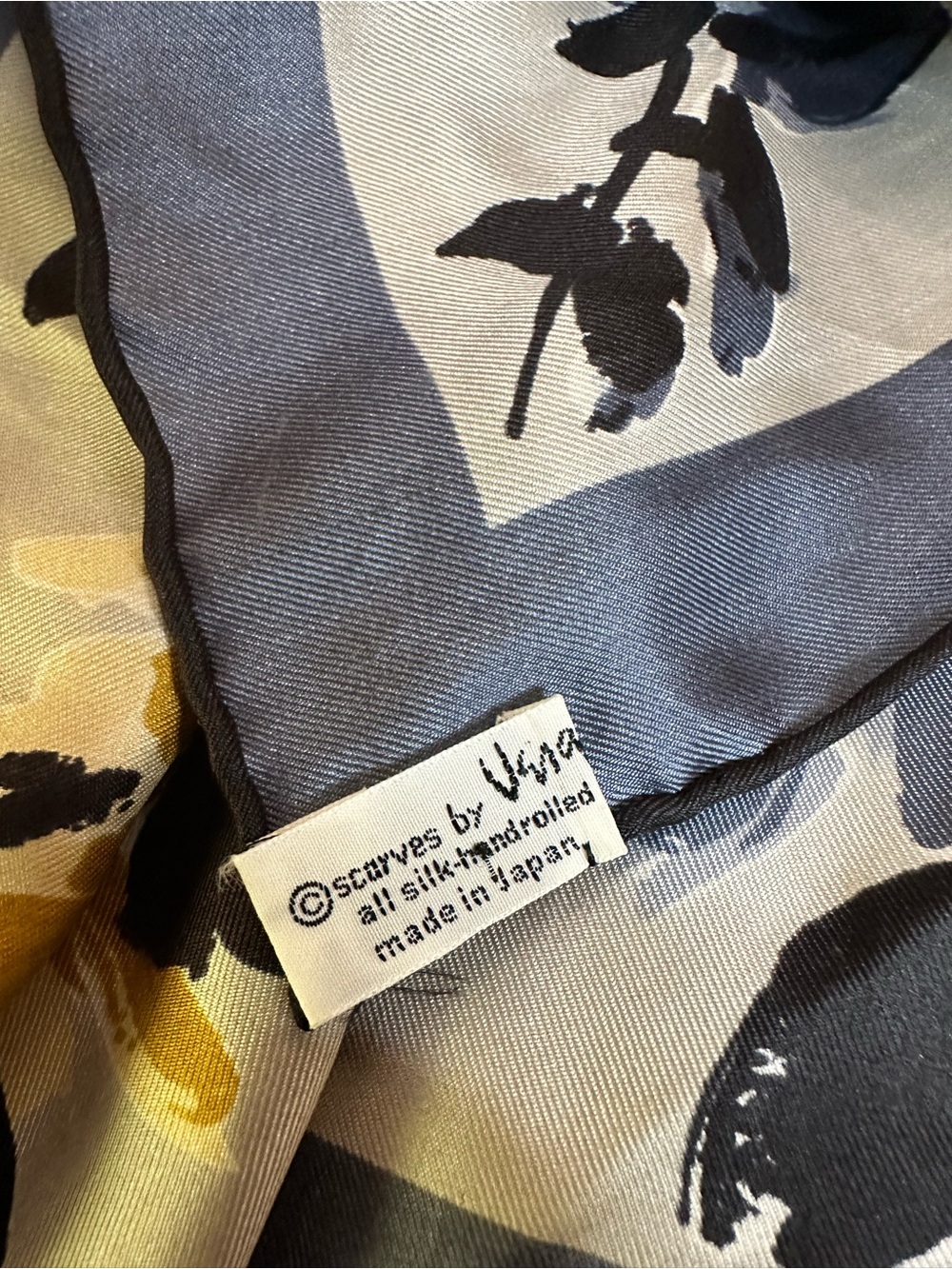 Vintage 60s Vera Neckerchief Silk Hand Rolled Made in Japan Scarf - Picture 6 of 6